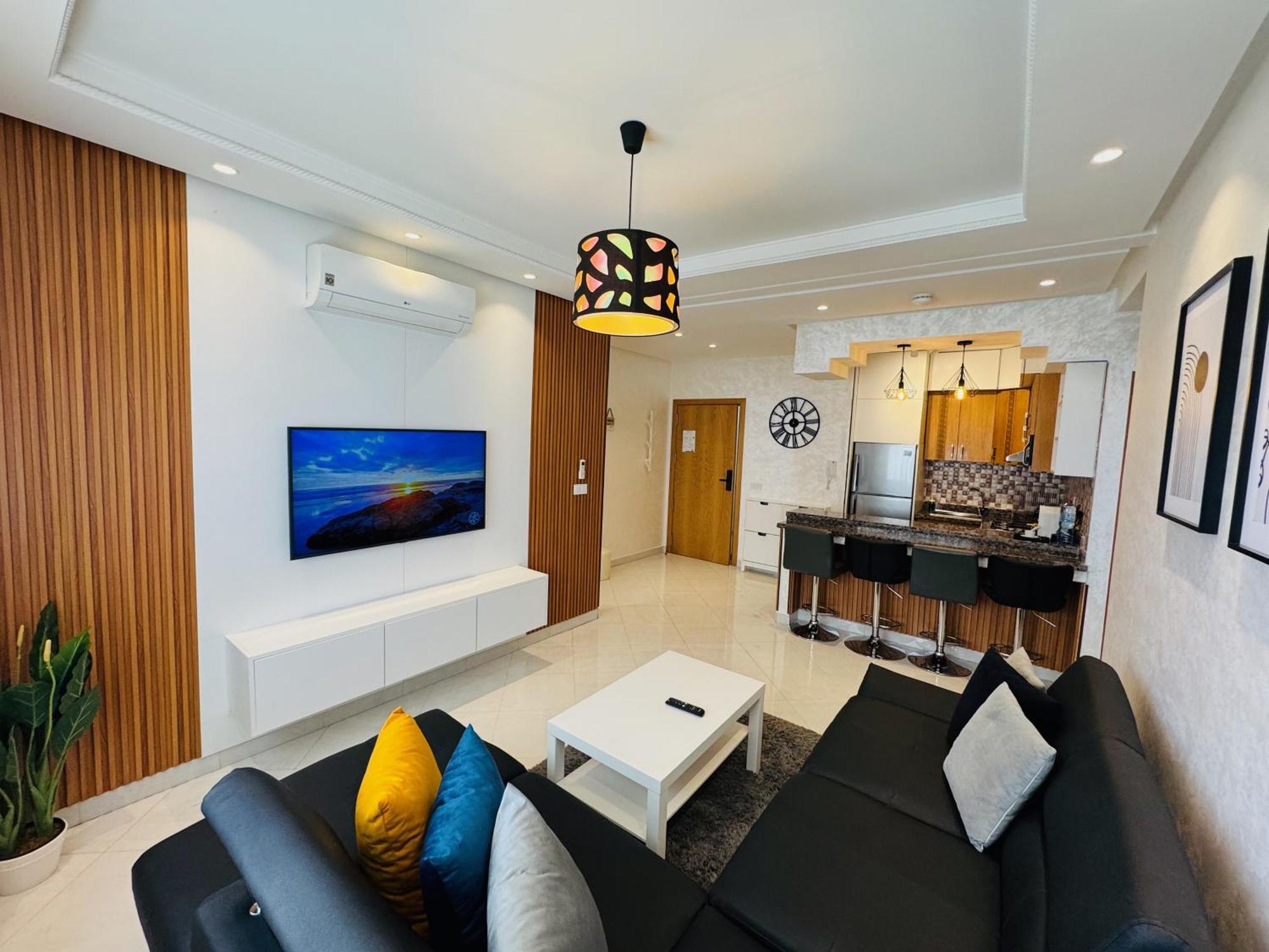 Modern Apartment In The Heart Of Tangier Exterior photo